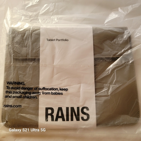 Rains Waterproof Tablet Portfolio Taupe NWT Fits Most Tablets H 7.48in W 9.84in - Picture 4 of 7